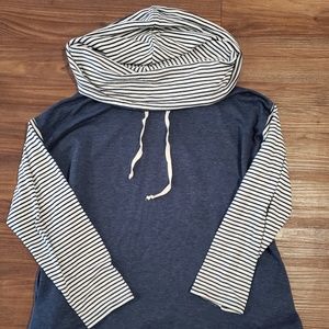 Blue and White Striped Sweatshirt Long-Sleeved Top